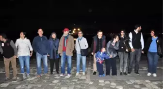 İzmir'de, Laiklik İçin 17 Kilometrelik İnsan Zinciri