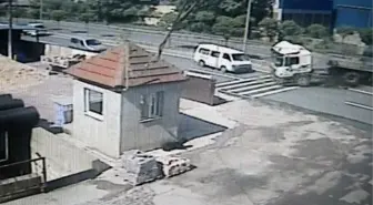 Tır Kazası Saniye Saniye Kameralara Yansıdı