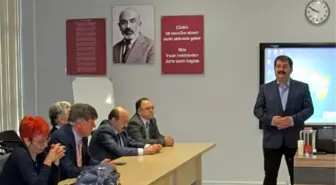 Türkiye'de İlk Kez Düzenlen Eğitim Bursalı Veteriner Hekimlere Verildi