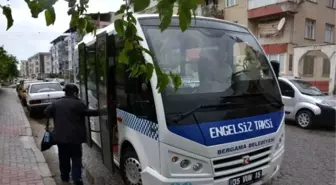 İzmir'de Engelleri Ortadan Kaldıran Taksi