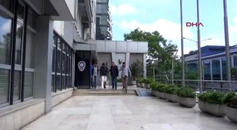 Bursa Dolandırıcılık Yapan Tellak Polisi Görünce Düşerek Bacağını Kırdı