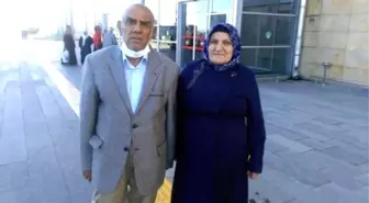 11 Çocuk Annesi, 37 Yıllık Eşine Böbreğini Verdi