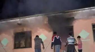 Elektrik Kontağı Samanlığı Tutuşturdu
