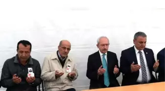 Kılıçdaroğlu, Şehit Başçavuşun Babasını Ziyaret Etti