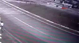 Afyonkarahisar Otomobilin Çarptığı Bisikletli Çocuk Ağır Yaralandı