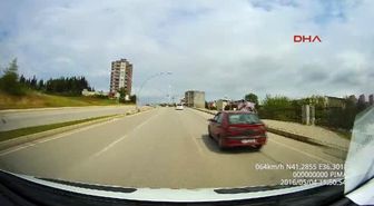 Kameralı Ambulanslarla, Trafikte Yol Vermeyen Sürücüler Tespit Edilecek