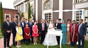 Arınç Manisa'da Nikah Şahitliği Yaptı