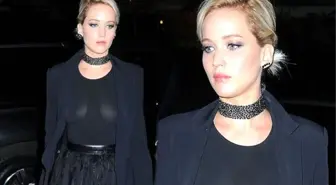 Jennifer Lawrence, Flaşlar Patlayınca Elbisesinin Azizliğine Uğradı