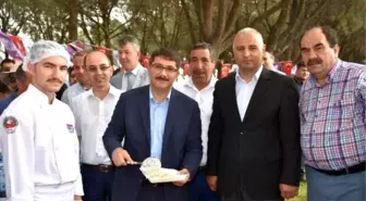 Keşkekler Başkan Çelik'ten