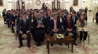 Başbakan Davutoğlu, Gençleri Kabul Etti