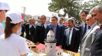 Öğrencilerden Bilim Fuarı