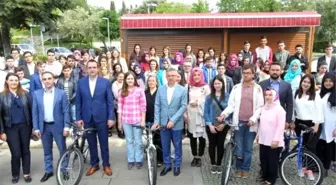 Stajyer Öğrencilere Başkan'dan Hediye Sürprizi