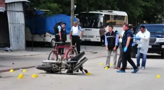 Şehit Polisin Cenazesinde Kahreden Görüntü! Babasını Üniformasıyla Uğurladı