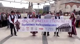 Yaşlılardan Gençlik Haftası'nda Halk Oyunu Gösterisi - Sivas