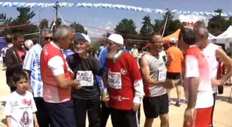 Erzurum'da Uluslararası Yarı Maraton ve Nenehatun Halk Yürüyüşü Yapıldı