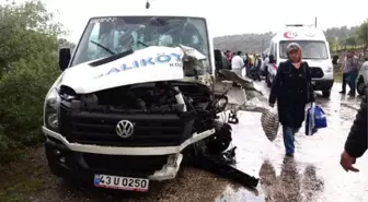 Kütahya'da Trafik Kazası: 2 Yaralı