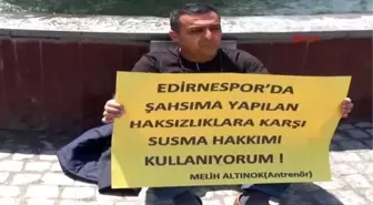 Kulüpten Alacağını İsteyen Antrenör Oturma Eylemi Yaptı