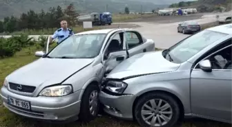 Karabük'te Trafik Kazası: 4 Yaralı