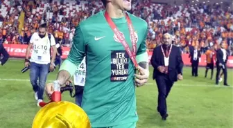 Muslera, Galatasaray'da En Çok Kupa Kaldıran İsim Olmaya Yaklaşıyor