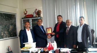 Muhtarlardan, Şube Müdürüne Plaket