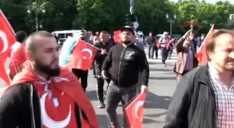 Berlin'de Sözde ?ermeni Soykırımı? Karar Tasarısı Protestosuna Yoğun Katılım