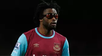 Galatasaray, Barcelona'yı Alex Song İçin İkna Etti