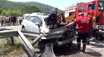 Zonguldak Bariyere 'Ok' Gibi Saplanan Otomobilin Sürücüsü Öldü