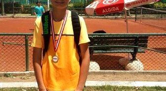 Zonguldak Tenis Deniz Spor Kulübü Oyuncusu Umur Orhan İzmir'de Birinci Oldu