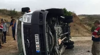 Adıyaman'da Minibüs Devrildi: 12 Yaralı