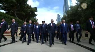 Başbakan Yıldırım, Haydar Aliyev'in Mezarını ve Şehitlikleri Ziyaret Etti (2)