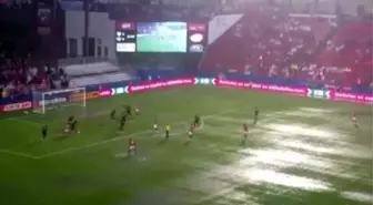 Futbol Değil Adeta Sutopu!