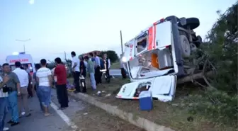 Ambulans Takla Attı: 1 Ölü, 4 Yaralı