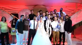 Damada Futbolcu Arkadaşlarından 5 TL Şakası