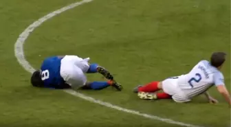 Dostluk Maçında Ben Shepherd, Edgar Davids'e Uçan Tekme Attı
