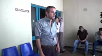 İki Arkadaş El Ele Kanala Atlamış'