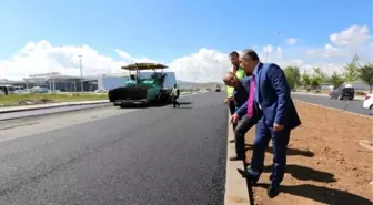 Sivas Belediyesi Yol Yapım Çalışmalarını Sürdürüyor