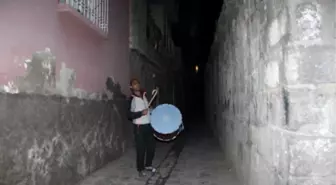 Surlular, Ramazan'da Patlama ve Silah Yerine Davul Sesiyle Uyandı