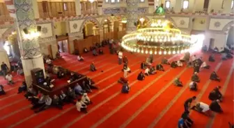 Van'da 14 Asırlık 'Mukabele' Geleneği Devam Ettiriliyor