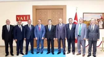 Develi Belediye Başkanı Mehmet Cabbar Vali Orhan Düzgün'ü Ziyaret Etti