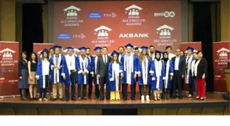 Akbank Aile Şirketleri Akademisi'nin Mezunları Sertifikalarını Aldı