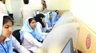 Tika'dan Pakistan'da Kırsal Bölgede Yaşayan Genç Kızlara Bilgisayar Laboratuvarı