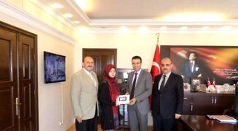 Bolvadin' de Teog Sınavında Türkiye Birinciliğini Paylaşan Kız Öğrenci Ödüllendirildi