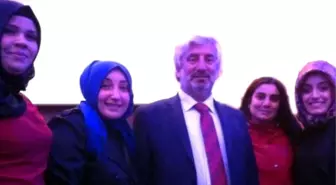 Mezun Olan Öğrencilerini Şiirle Uğurladı