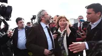 Savcı, Can Dündar'a Adliye Önünde Saldırıya 11 Yıl Hapis İstedi