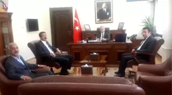 Kesk Heyeti Hakkari Valisi Toprak ile Görüştü