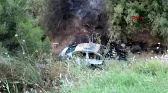 Yanan Otomobilde Ceset Bulundu