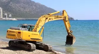 Silifke Belediyesi Yeşilovacık Sahilini Düzenliyor