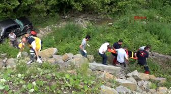Zonguldak Otomobil Şarampole Yuvarlandı: 4 Yaralı