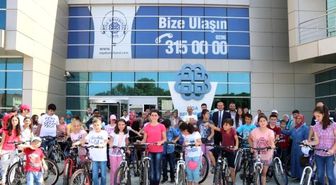 Biga Belediyesi'nden Karne Hediyesi