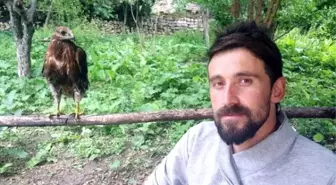 3 Ay Önce Bulduğu Yavru Kartala Sahip Çıktı